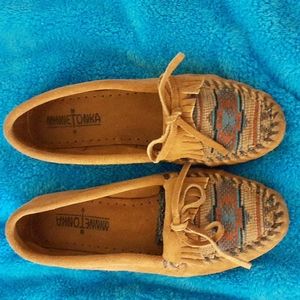 🌻5 for $20 Minnetonka Moccasins